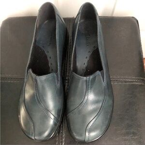 Clarks Like New (Never Worn) Stylish Blue Leather Shoes
